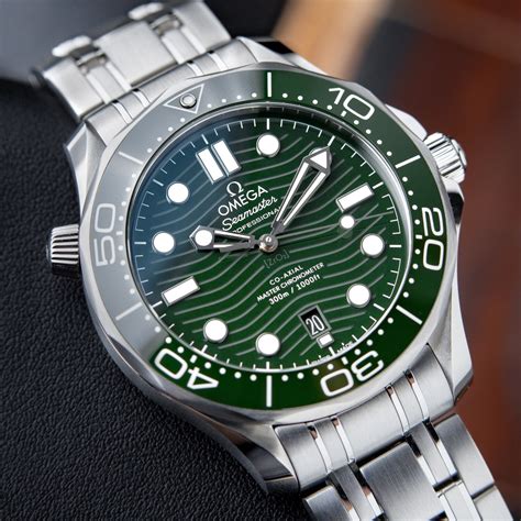 green omega seamaster professional 300m